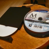 M-DISC（Millennial Disc）